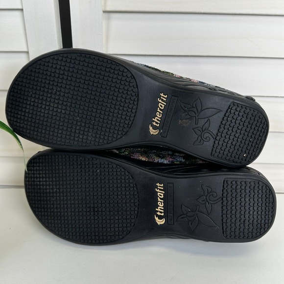 Therafit Molly Clogs Floral Tapestry Slip On Nursing Comfort‎ Shoes Size 8.5-9 - Picture 7 of 9